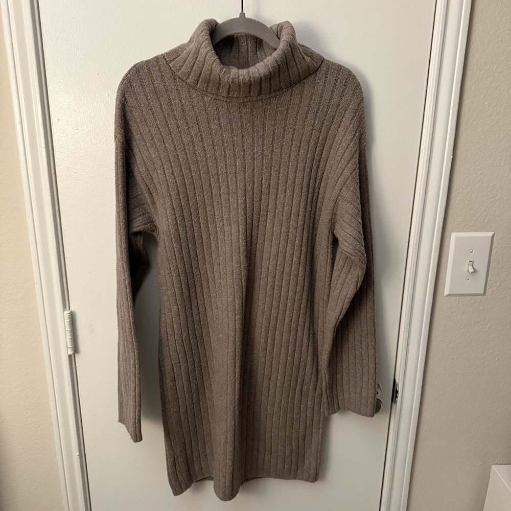 Abercrombie Ribbed Turtleneck Sweater - Brown